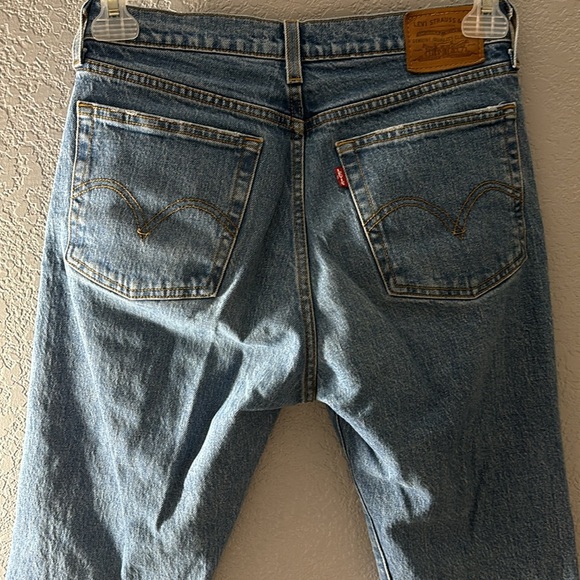 Levi’s Wedgie Straight Jive Tone Jeans - Picture 11 of 14